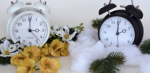 Πότε γυρίζουμε τα ρολόγια μας μία ώρα μπροστά